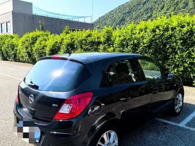 Usata Opel Corsa Edition 75 CV (55 kW) 2012 Utilitaria