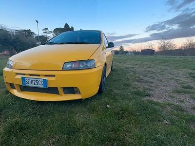Käytetty Fiat Punto 1999 Keltainen Viistoperä