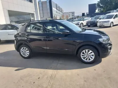 Usata VW T-Cross Style 110 CV (80 kW) 2023 Deep black SUV