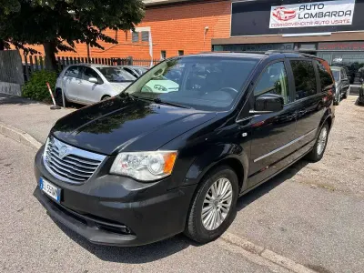 Usata Lancia Voyager Gold 163 CV (119 kW) 2012 Nero Monovolume