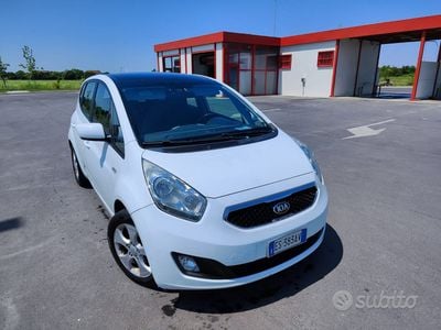 Usata Kia Venga 90 CV (66 kW) 2013 Bianco Utilitaria