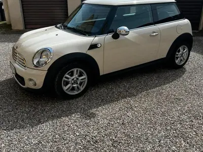Usata Mini ONE 75 CV (55 kW) 2011 Bianco Utilitaria