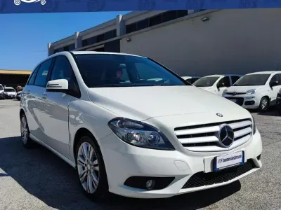 Usata Mercedes B180 Executive 109 CV (80 kW) 2014 Bianco Utilitaria