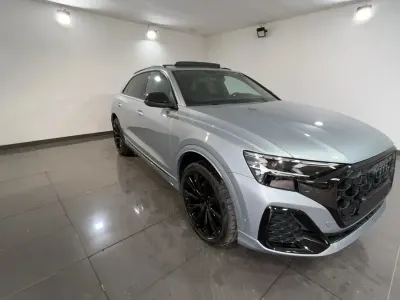 Nuova Audi Q8 S-Line 286 CV (210 kW) 2025 Argento satellite SUV