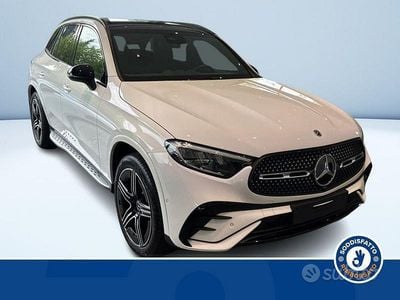 Usata Mercedes GLC300e AMG 353 CV (259 kW) 2024 Bianco pastello SUV