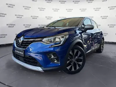Begagnad Renault Captur Techno 143 HK (105 kW) 2023 Blå SUV