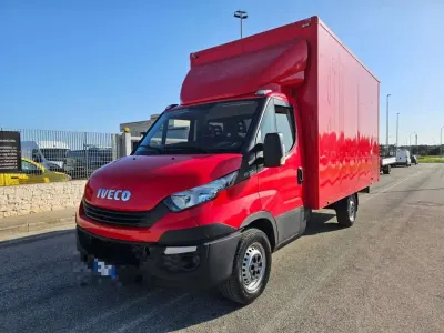 Usata Iveco 35.12 116 CV (85 kW) 2020 Rosso Furgone