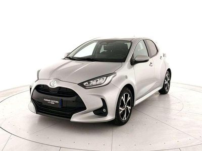 Usata Toyota Yaris Hybrid Trend 92 CV (67 kW) 2025 Silver met Utilitaria