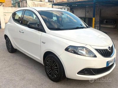 Usata Lancia Ypsilon 69 CV (50 kW) 2017 Bianco Utilitaria
