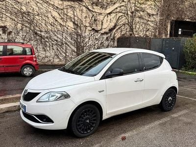 Usata Lancia Ypsilon 69 CV (50 kW) 2017 Bianco Utilitaria