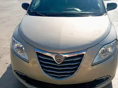 Usata Lancia Ypsilon Gold 95 CV (69 kW) 2011 Grigio Utilitaria