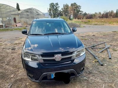 Usata Fiat Freemont 140 CV (102 kW) 2012 Blu SUV