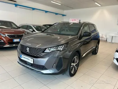 Usata Peugeot 5008 Allure 131 CV (96 kW) 2024 Grigio SUV
