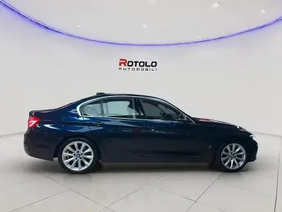 Usata BMW 330e iPerformance 252 CV (185 kW) 2017 Blu Berlina