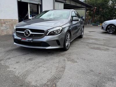 Usado Mercedes A180 109 CV (80 kW) 2015 Gris Berlina