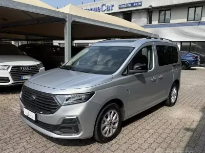 Begagnad Ford Tourneo Connect 102 HK (75 kW) 2024 Grå Minibuss