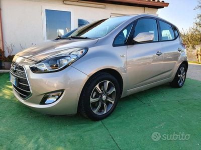 Usata Hyundai ix20 90 CV (66 kW) 2018 Beige Utilitaria
