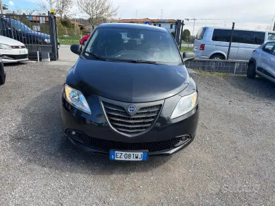 Usata Lancia Ypsilon 69 CV (50 kW) 2015 Nero Utilitaria
