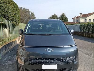 Usata Hyundai Staria 177 CV (130 kW) 2023 Grigio Monovolume