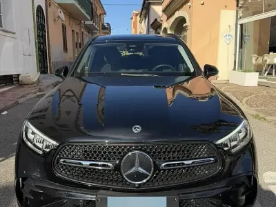 Usata Mercedes GLC220 AMG 204 CV (150 kW) 2023 Nero SUV