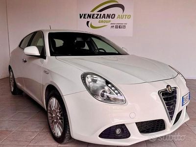 Usata Alfa Romeo Giulietta Exclusive 140 CV (102 kW) 2012 Bianco Utilitaria