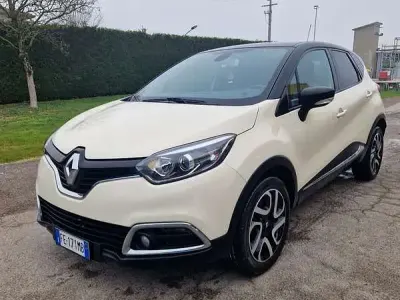 Usata Renault Captur 90 CV (66 kW) 2016 SUV