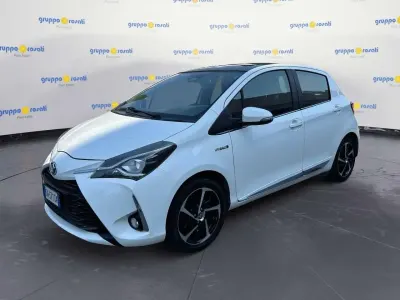 Usata Toyota Yaris Hybrid Style 101 CV (74 kW) 2019 Bianco Berlina