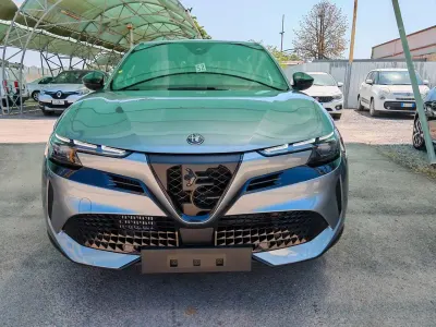 Nuova Alfa Romeo GT Junior Edizione Speciale 135 CV (99 kW) 2025 Grigio SUV