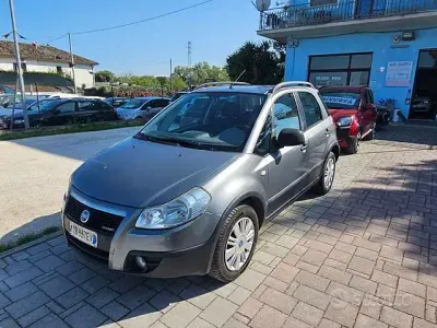 Usata Fiat Sedici Dynamic 120 CV (88 kW) 2007 Grigio SUV
