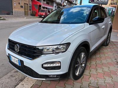 Usata VW T-Roc Style 116 CV (85 kW) 2019 Grigio SUV