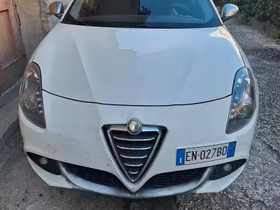 Gebraucht Alfa Romeo Giulietta 120 PS (88 kW) 2012 Weiß Kleinwagen