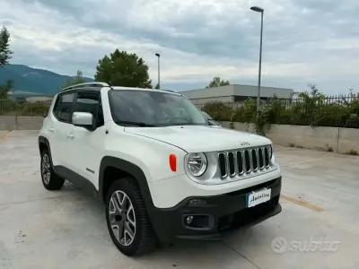 Usata Jeep Renegade Limited 140 CV (102 kW) 2015 Bianco SUV