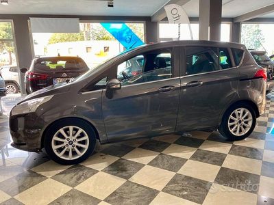 Usata Ford B-MAX Titanium 95 CV (69 kW) 2017 Grigio Monovolume