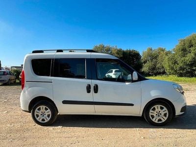 Usata Fiat Doblò 105 CV (77 kW) 2017 Bianco Monovolume