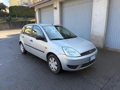 Usata Ford Fiesta 80 CV (58 kW) 2003 Argento Utilitaria