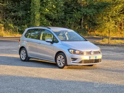 Usata VW Golf Sportsvan Executive 110 CV (80 kW) 2016 Grigio Monovolume