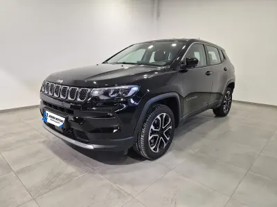 Usado Jeep Compass Altitude 131 CV (96 kW) 2024 Negro SUV