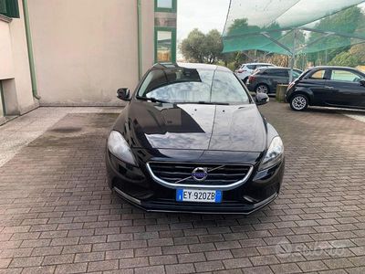 Usata Volvo V40 Business Edition 114 CV (83 kW) 2015 Nero Berlina