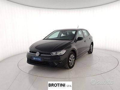 Usata VW Polo Life 90 CV (66 kW) 2023 Nero Utilitaria