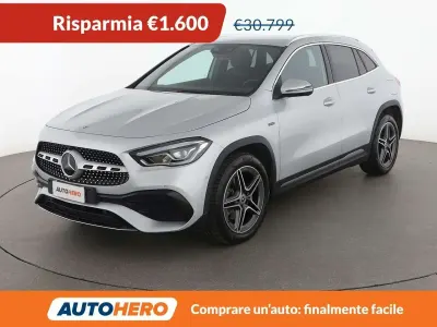 Usado Mercedes GLA250 Premium 160 CV (117 kW) 2020 Plateado SUV
