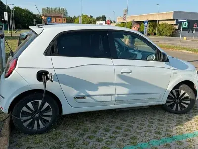 Usata Renault Twingo 30 kW (42 CV) 2022 Bianco Utilitaria