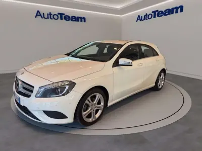 Usata Mercedes A180 Premium 109 CV (80 kW) 2015 Bianco Utilitaria