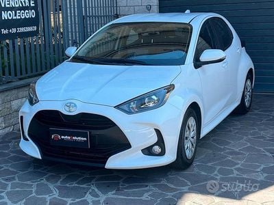 Usata Toyota Yaris Trend 72 CV (52 kW) 2023 Bianco Utilitaria