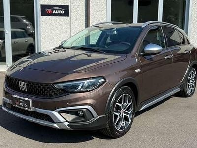 Usata Fiat Tipo Cross 101 CV (74 kW) 2021 Marrone Berlina