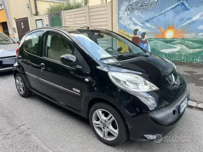Usata Peugeot 107 68 CV (50 kW) 2007 Nero Utilitaria