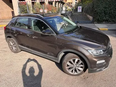 Usata VW T-Roc Advance 116 CV (85 kW) 2019 Marrone SUV