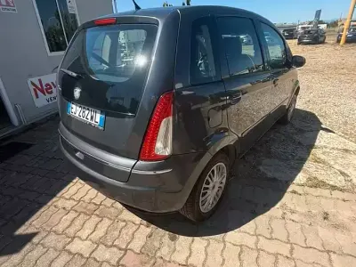 Usata Lancia Musa 95 CV (69 kW) 2011 Grigio Monovolume