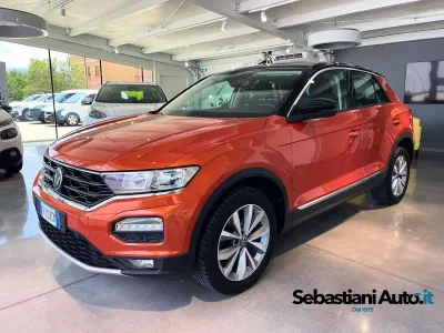 Usata VW T-Roc Style 110 CV (80 kW) 2021 Energetic orange SUV