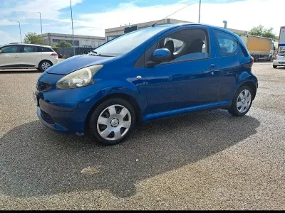 Usata Toyota Aygo 68 CV (50 kW) 2008 Blu Utilitaria