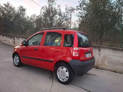 Usata Fiat Panda Emotion 60 CV (44 kW) 2004 Rosso Utilitaria